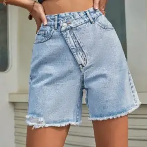 women summer tops, women summer bottoms, breathable tops, summer streetwear, urban style women, stylish bottoms hot weather